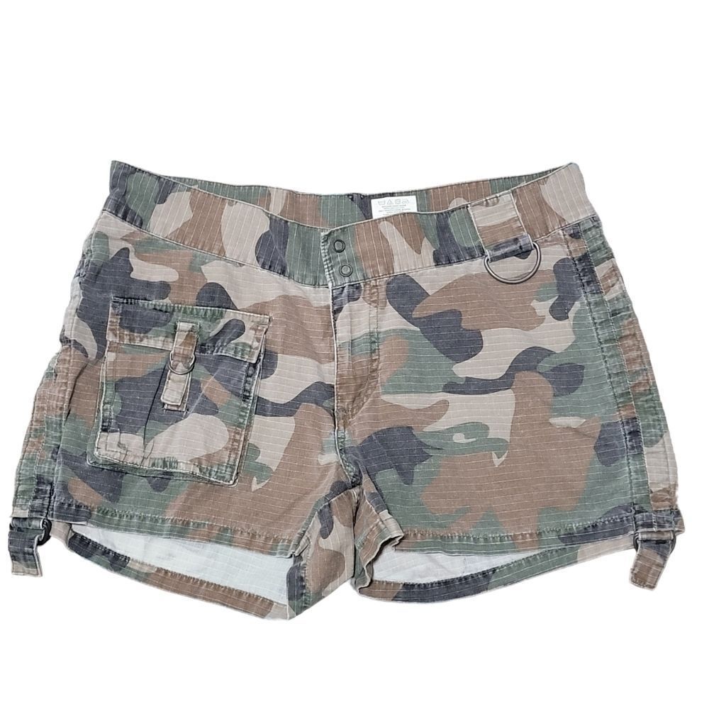 Junior camo shorts